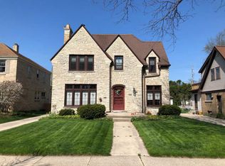 4933 N Ardmore Ave, Whitefish Bay, WI 53217