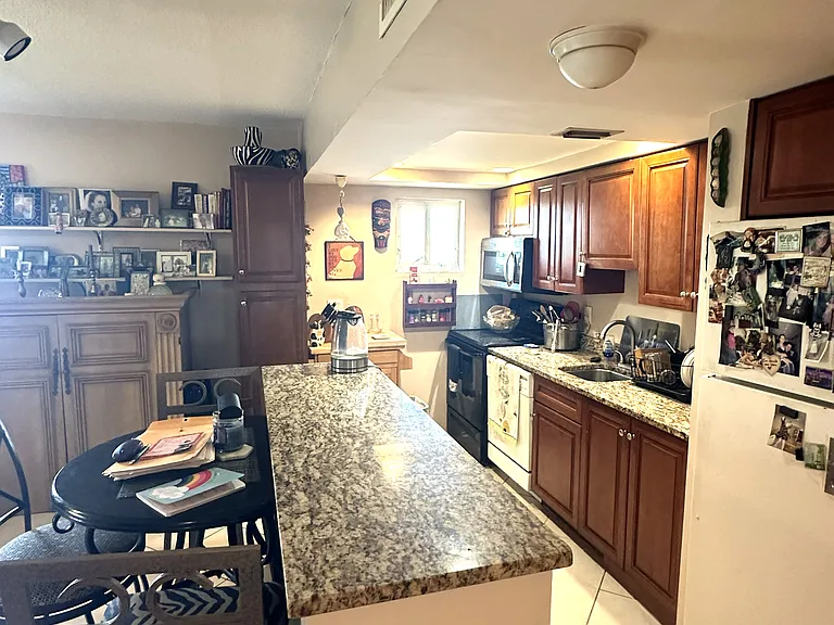 628 Southwind Cir #8 — Photo 4