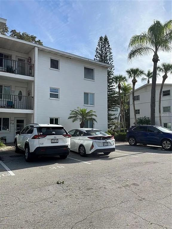 2 bed, 2.0 bath, 1026 sqft, $1,395 — Photo 2
