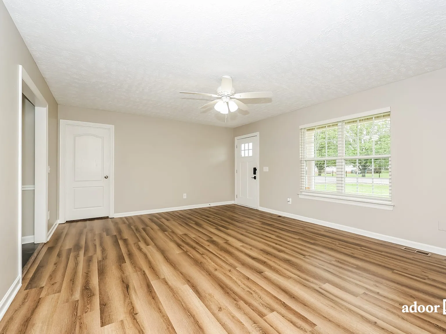 3 bed, 2.0 bath, 2632 sqft, $2,295 — Photo 4