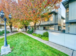 200 Ridgetop Dr APT 33, Redding, CA 96003