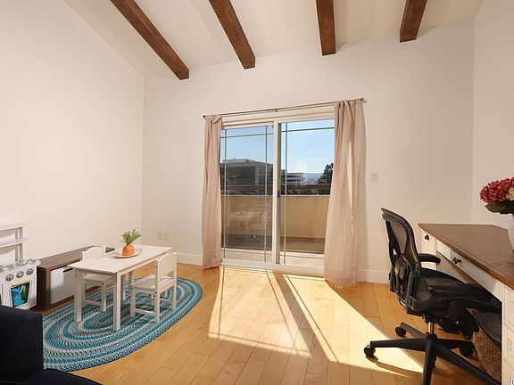 5th image of 465 E Magnolia Blvd APT 303