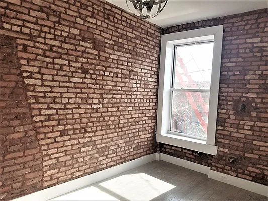 Rented by The Hamilton Group | media 22