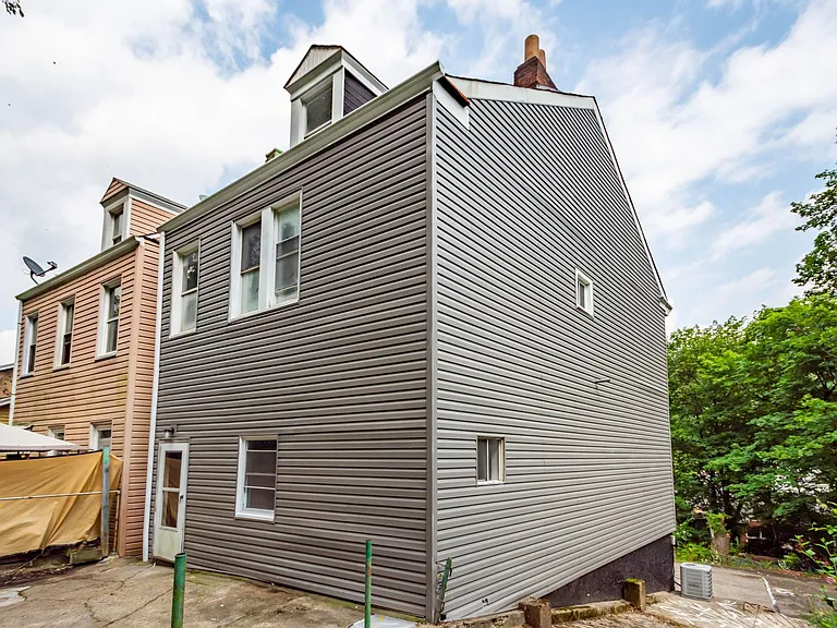 1304 Firth St — Photo 11