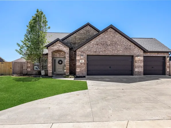 901 Sedgwick Dr, Prairie Grove, AR 72753
