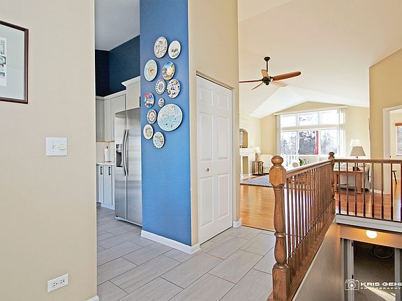 3rd image of 2854 N Augusta Dr