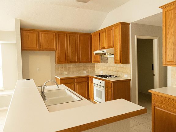 5th image of 4313 Waskom Dr