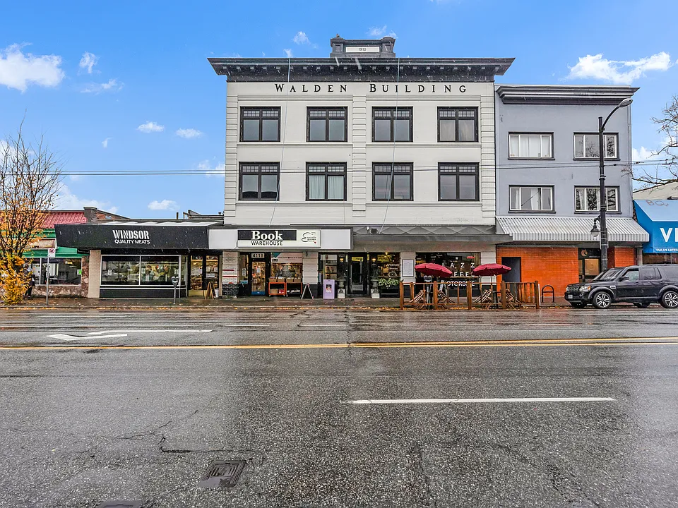 4120 Main St #201