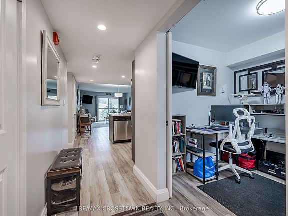 5th image of 80 Horseshoe Blvd #302