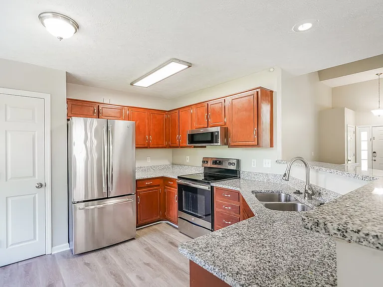 1207 Cedarbend Dr — Photo 6