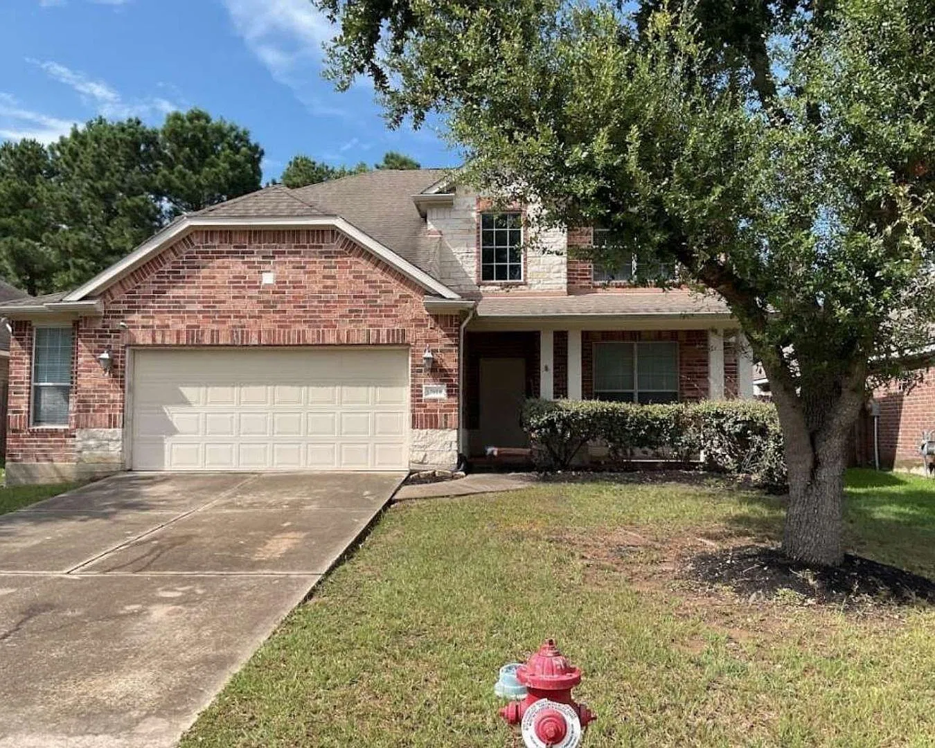 4 bed, 2.5 bath, 2656 sqft, $2,090 — Photo 2