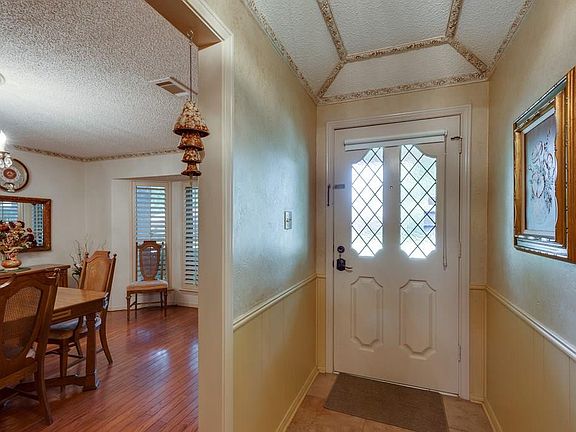 4th image of 2524 Lakeview Dr