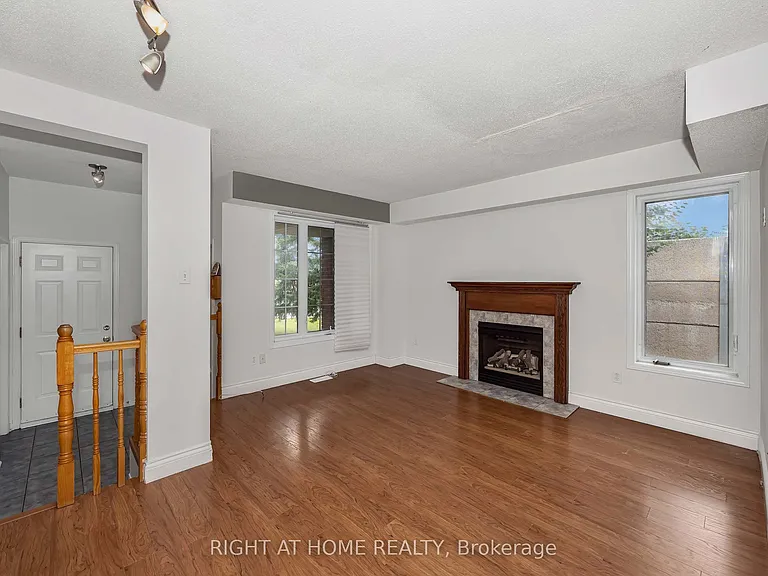 1 Kincardine Dr — Photo 7