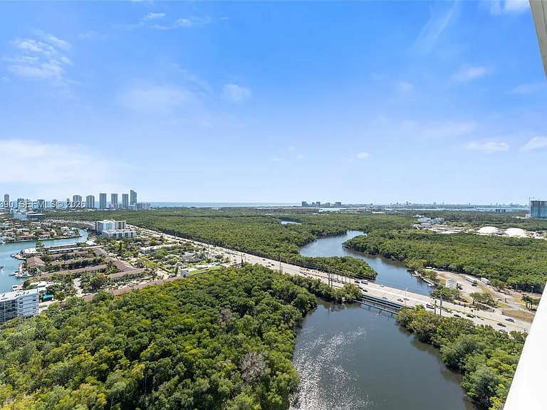 16385 Biscayne Blvd #3120 — Photo 14