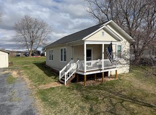 8 Lee St, Verona, VA 24482