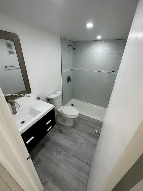 Building Photo - 3527 NE 168th St #202