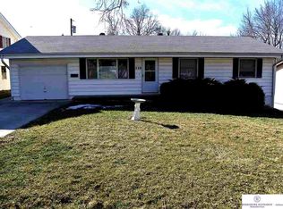 539 E 5th St, Papillion, NE 68046