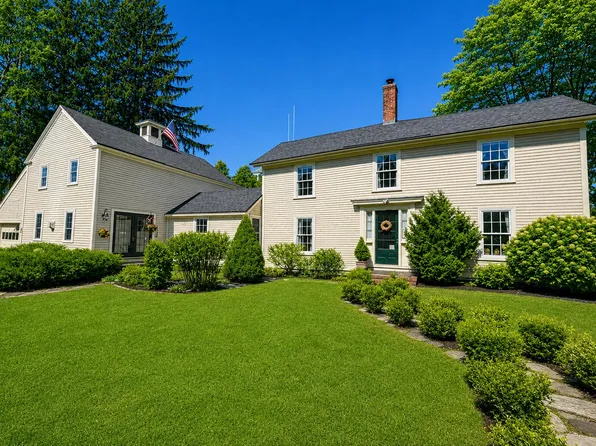 9 Summer Street, Kennebunk, ME 04043