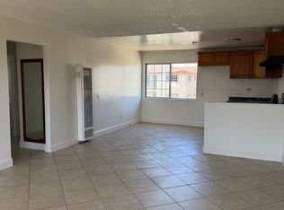 Mandrell, Huntington Beach, CA 92647