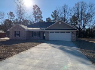 2830 Forest Lake Dr, Sumter, SC 29154