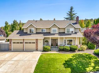 1084 Castlewood Dr, Medford, OR