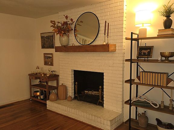 5th image of 801 W Cranford Ave