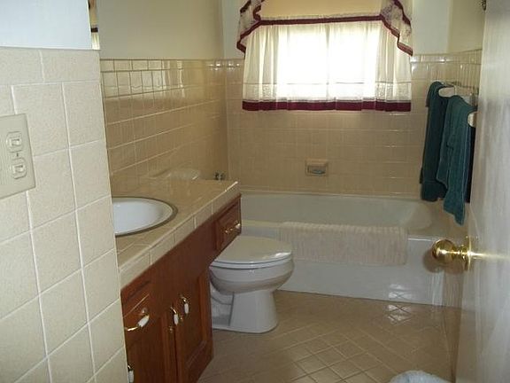 5th image of 400 N Cedar St