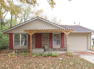 821 Meadow Ln, Greenfield, IN 46140
