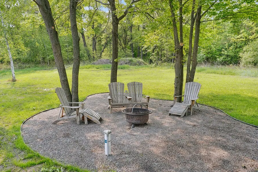 5 bed, 3.5 bath, 2194 sqft, $3,700 — Photo 4
