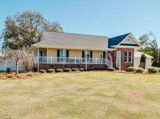 1676 Smithfield Hwy, Newton Grove, NC 28366
