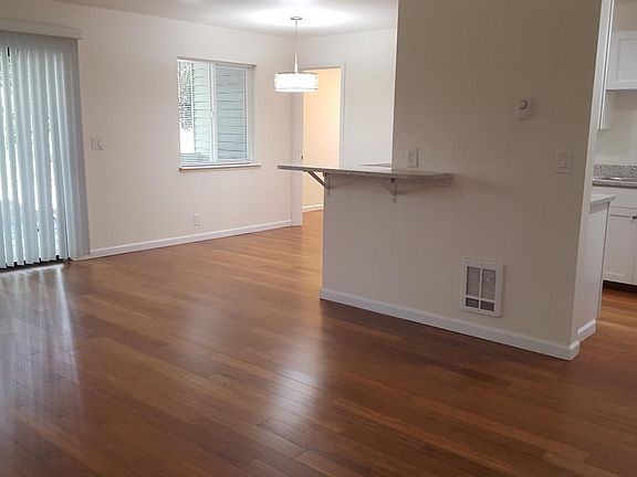 3rd image of 11803 93rd Ave NE