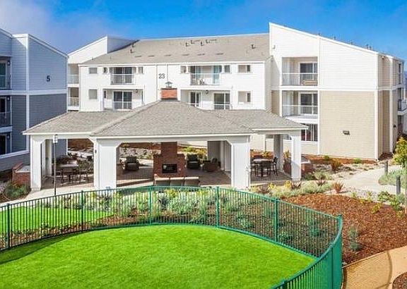 3rd image of 9 Pacific Bay Cir APT 303