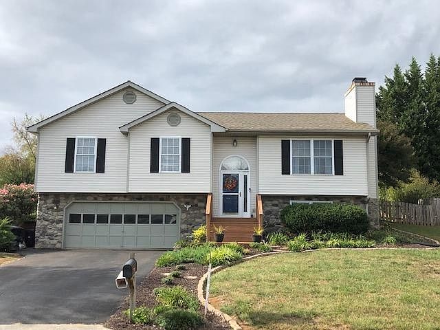 1st image of 1929 Summerfield Dr