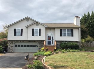 1929 Summerfield Dr, Roanoke, VA 24012