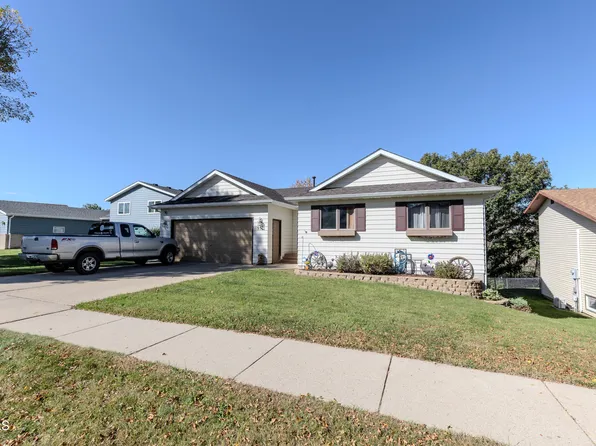 916 16th St SE, Mandan, ND 58554