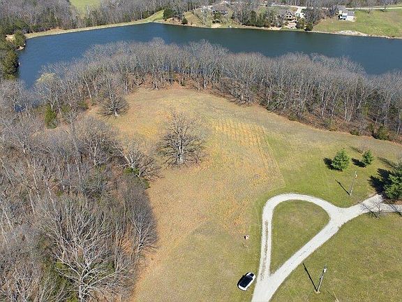 4th image of 7 Kirsten Ln