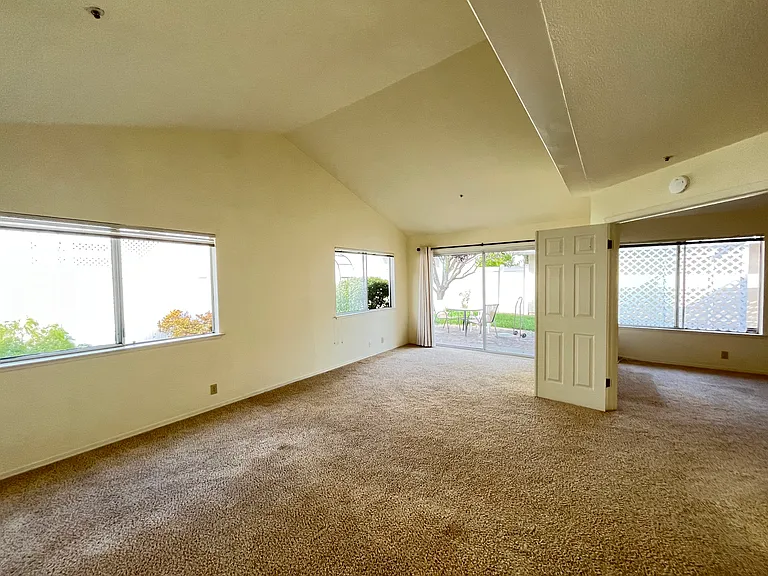 989 Bluebell Way — Photo 12