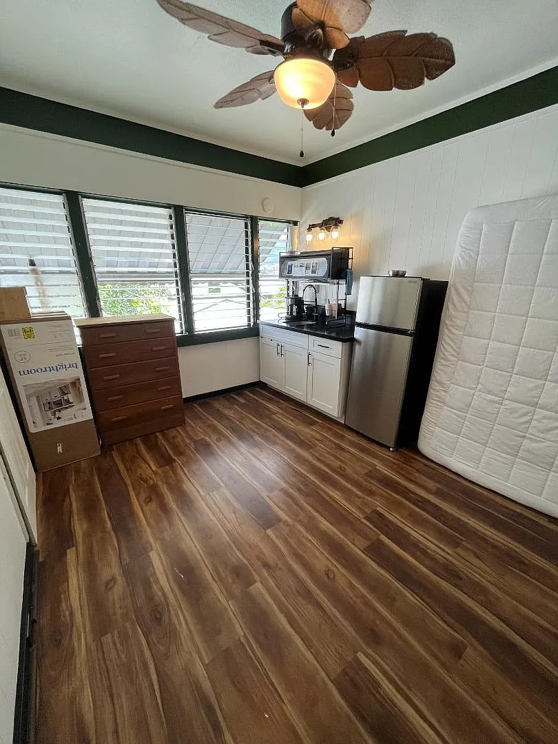 1126 3rd Ave - Room 6 — Photo 1