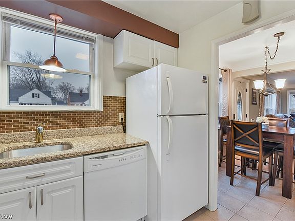4th image of 4620 W 227th St