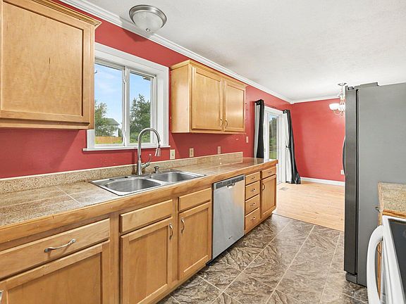5th image of 1862 W Curry Dr