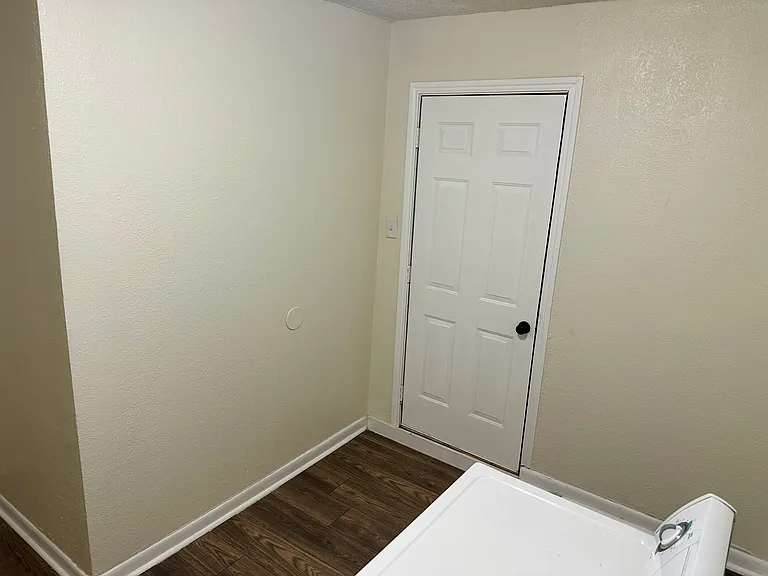 5557 Patton Dr — Photo 16