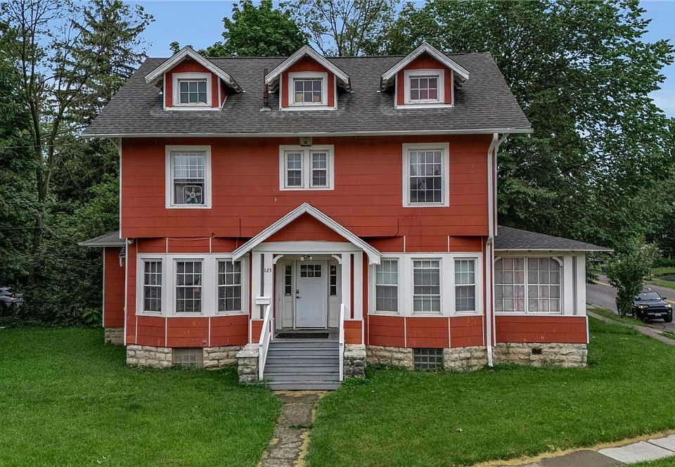 1st image of 125 Winspear Ave