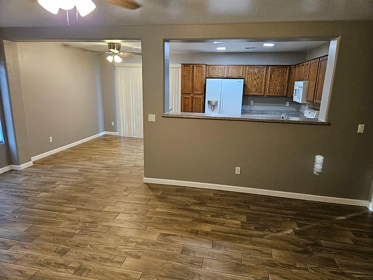 22554 W Yavapai St — Photo 3