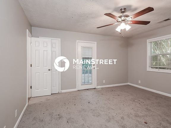3rd image of 5404 Cindy Ln SE