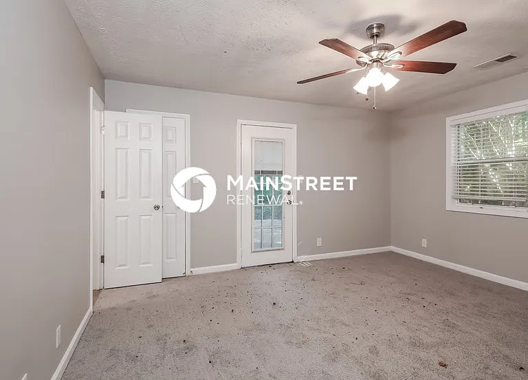 5404 Cindy Ln SE — Photo 3