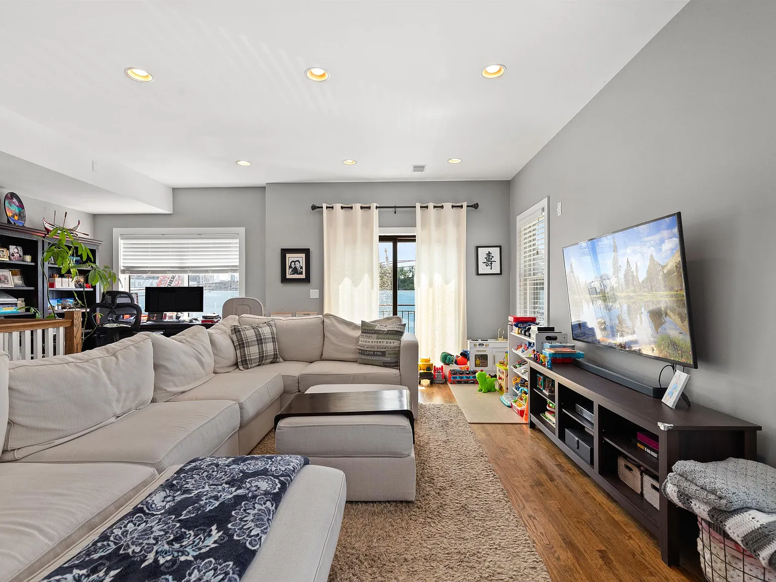 2 bed, 2.0 bath, $4,000 — Photo 4