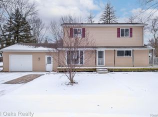 1346 Alberta Ave, Burton, MI