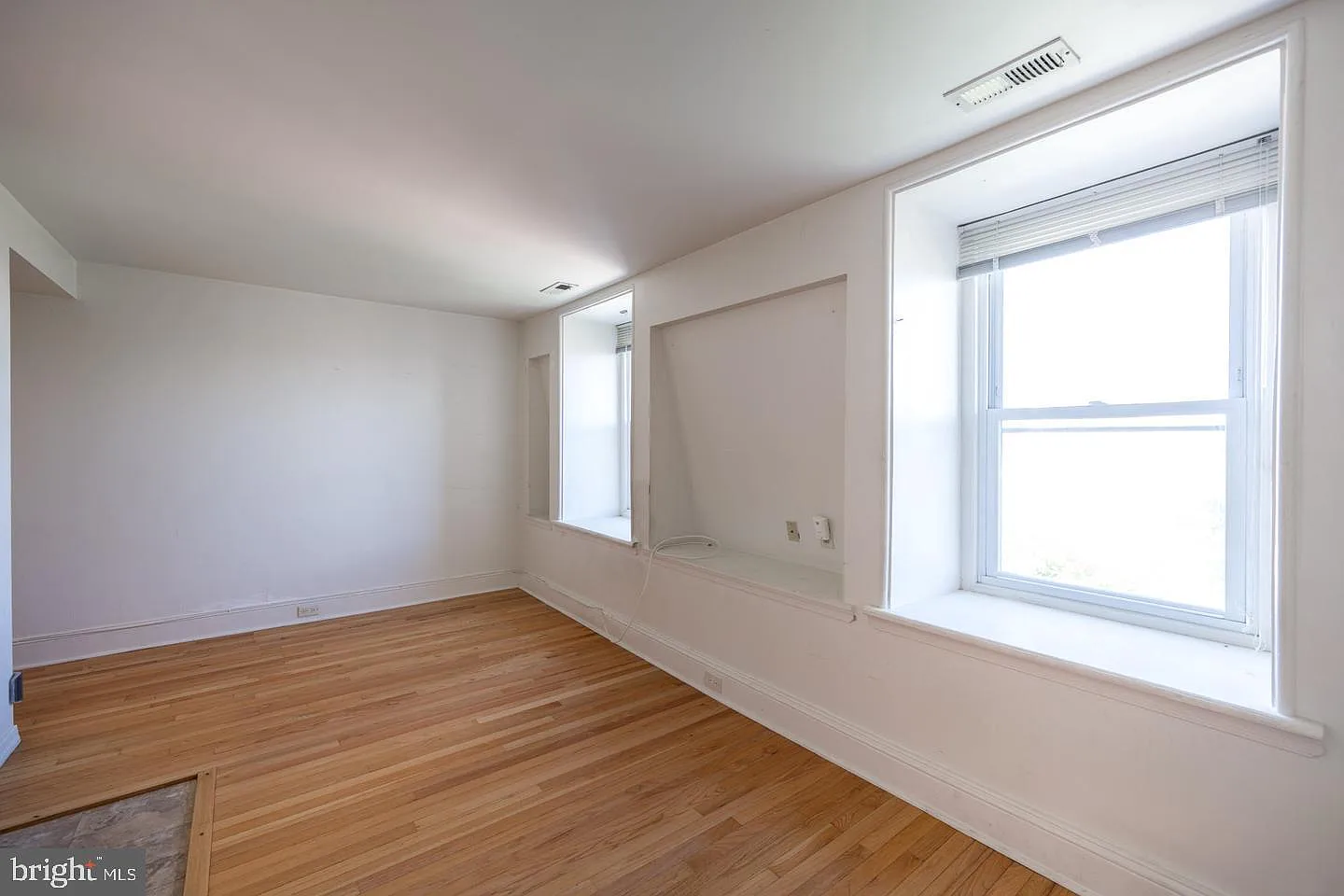 1 bed, 1.0 bath, $1,400 — Photo 4
