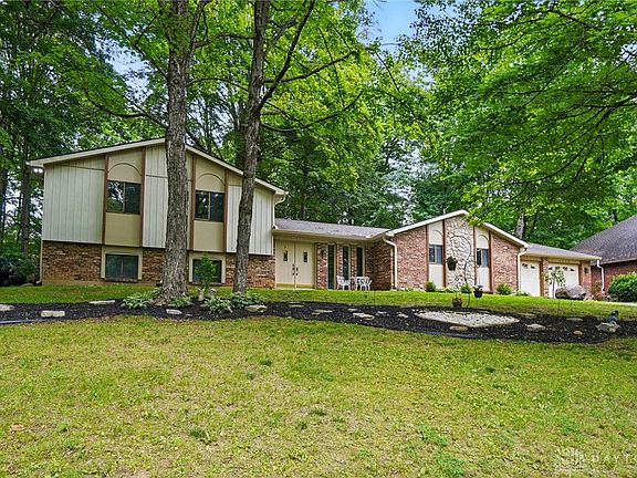 3rd image of 2942 Stauffer Dr