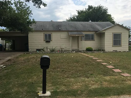 2815 Vinnie St Photo 1